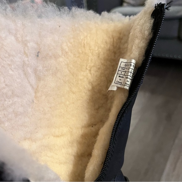 Women’s UGG Black Kensington Moto Leather Ugg Boots Size 5 - Picture 14 of 15